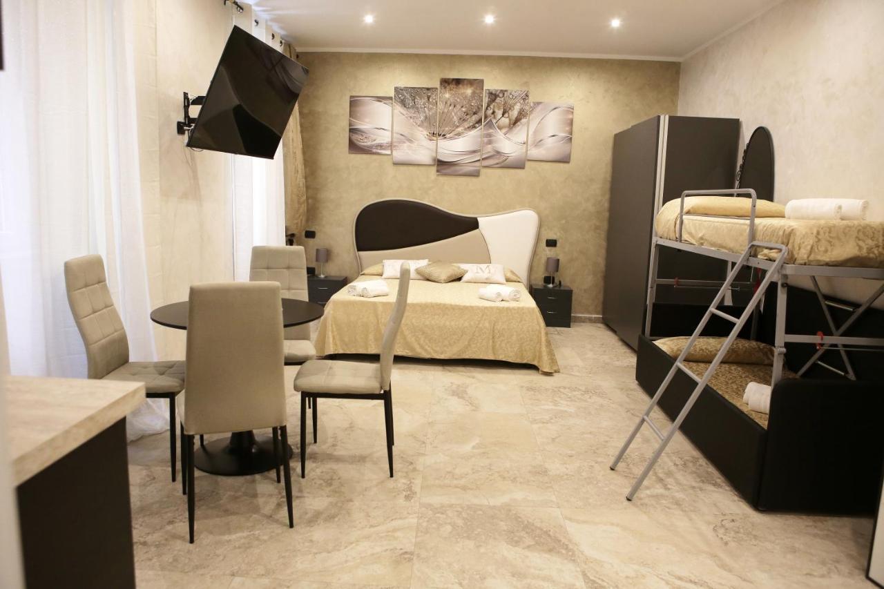 Jadore Monic Rome Bagian luar foto